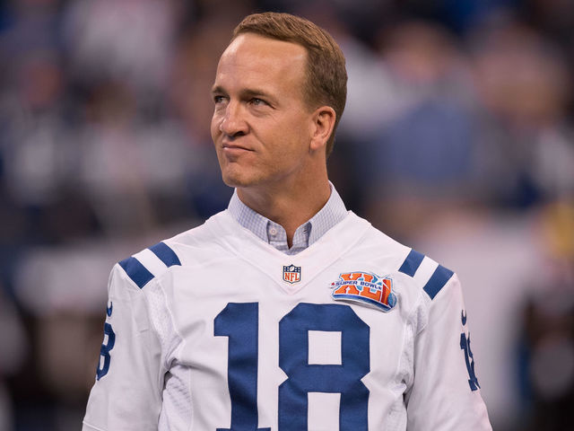Watch: Manning dons full Colts gear 1 more time to prep for statue
