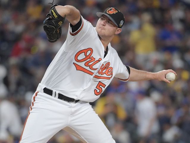 Report: Orioles GM granted permission to trade top relievers, Seth Smith