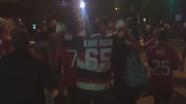 Watch: Sens fans celebrate series win with polite party in Ottawa's streets