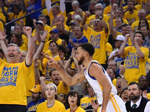 Warriors agree to 2-year lease extension in Oakland
