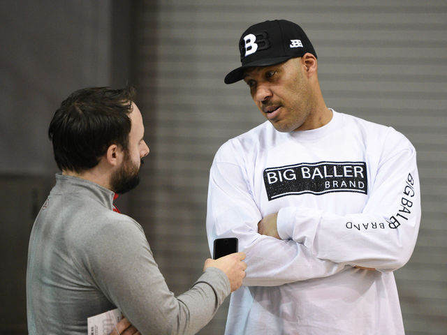 Lakers, Suns say LaVar Ball won't impact draft decisions