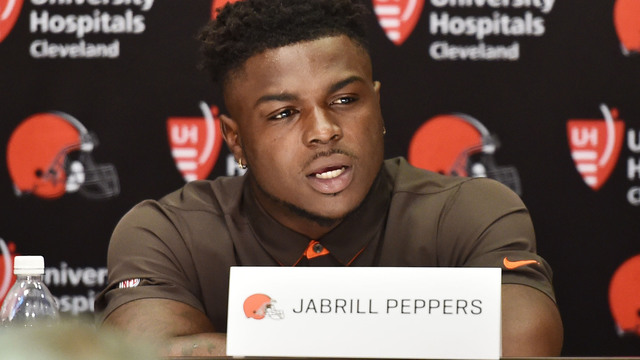 Report: Guaranteed money holding up Peppers' rookie deal