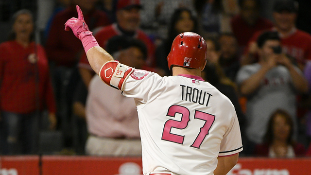 Trout becomes youngest player to record 150 HRs, 150 SBs