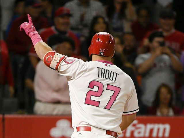 Trout becomes youngest player to record 150 HRs, 150 SBs