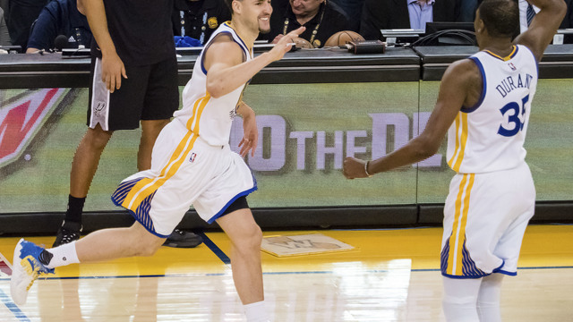 Watch: Klay says he'll buy Warriors toasters if they go 16-0 in postseason