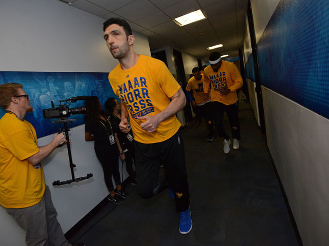 Report: Pachulia not expected to face punishment for closeout on Kawhi
