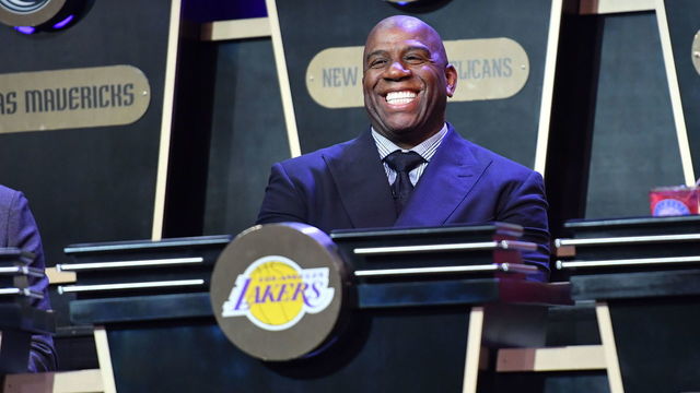 Magic: Showtime Lakers would've swept today's Warriors