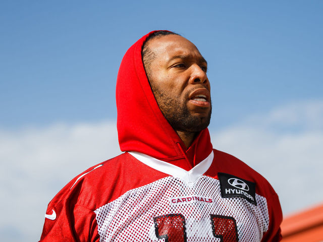 Cardinals' Fitzgerald joins Rice, Gonzalez with reception in 200 straight games