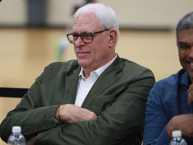 Look: Phil Jackson puts his feet up on heels of Knicks fallout