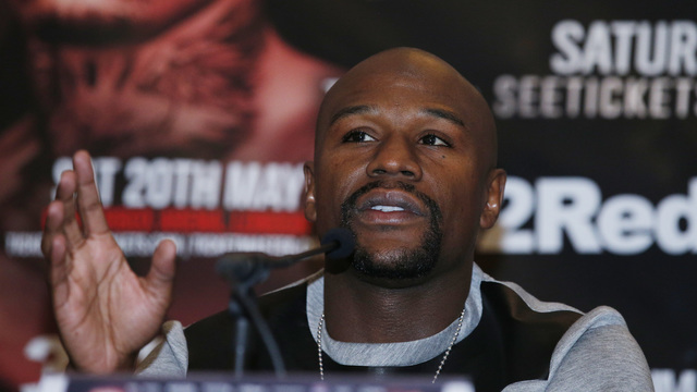 Watch: Mayweather shoots down McGregor question at presser