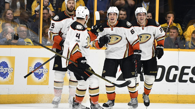 Ducks allow 2 shots in 1st period to set franchise playoff record