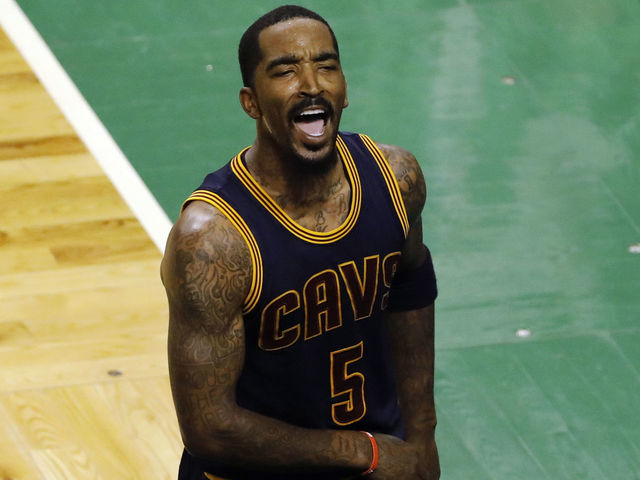 Watch: Smith beats buzzer to give Cavaliers largest playoff halftime lead ever