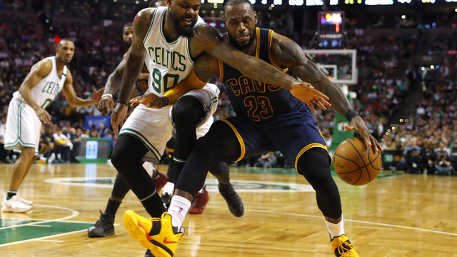 LeBron passes Jordan on NBA's postseason steals list