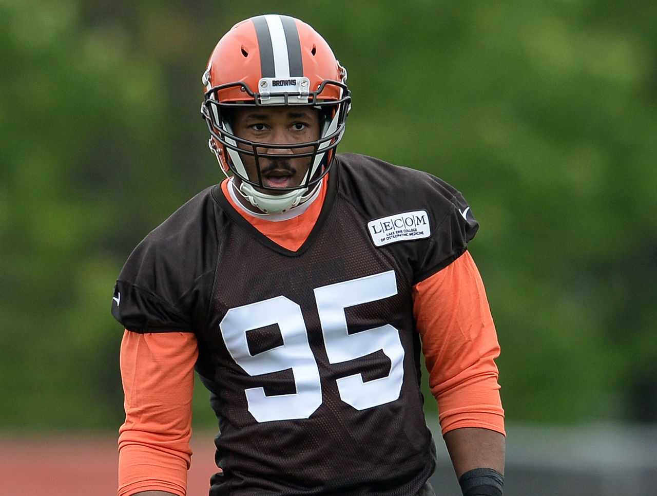 Browns announce that No. 1 overall pick Myles Garrett has sprained foot