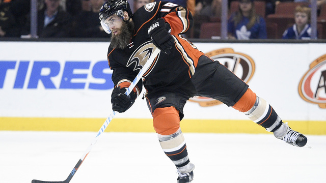 Ducks sign Eaves to 3-year contract