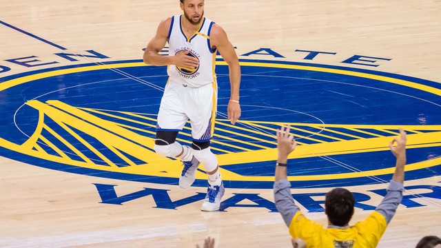 Curry passes Rick Barry to become Warriors' all-time leading playoff scorer