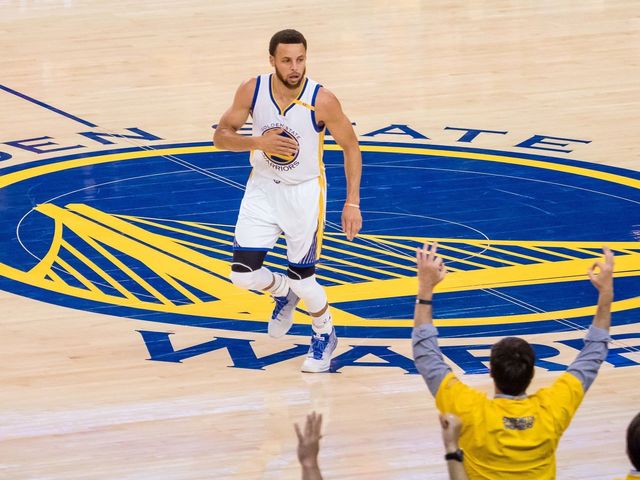 Curry passes Rick Barry to become Warriors' all-time leading playoff scorer