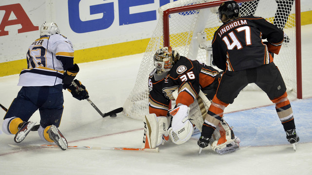Ducks' Gibson day to day after leaving Game 5 with lower-body injury
