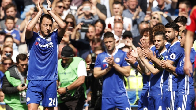 Look: Terry exits final Chelsea match in 26th minute to standing ovation