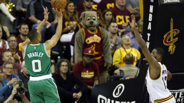 Watch: Celtics' Bradley nails dagger 3 to snap Cavs' playoff winning streak