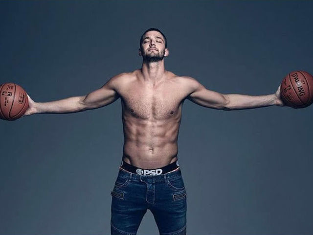 Gobert, Embiid accuse Parsons of Photoshopping abs
