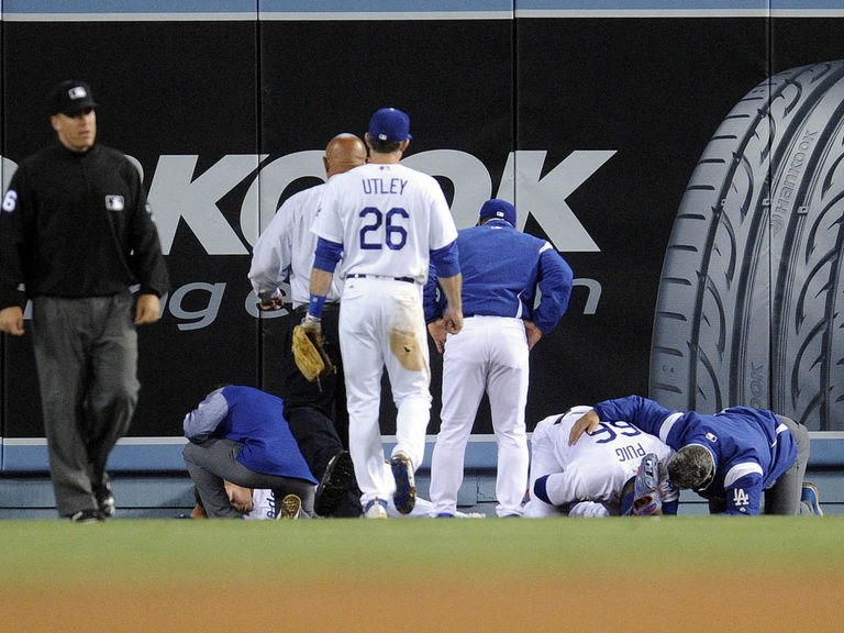 Watch Dodgers' Puig, Pederson violently collide in outfield