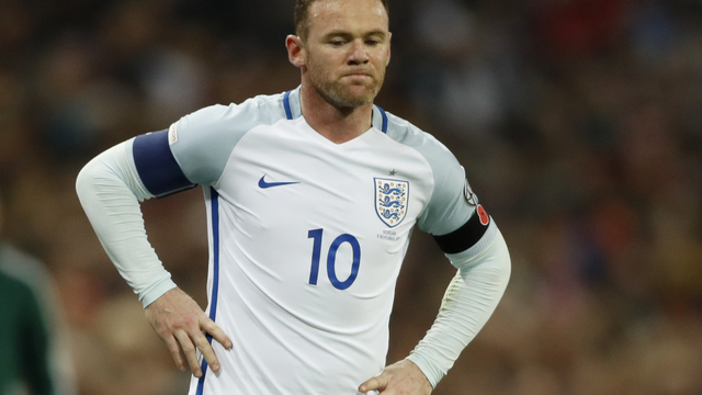 Rooney left off England squad; Trippier earns 1st call-up