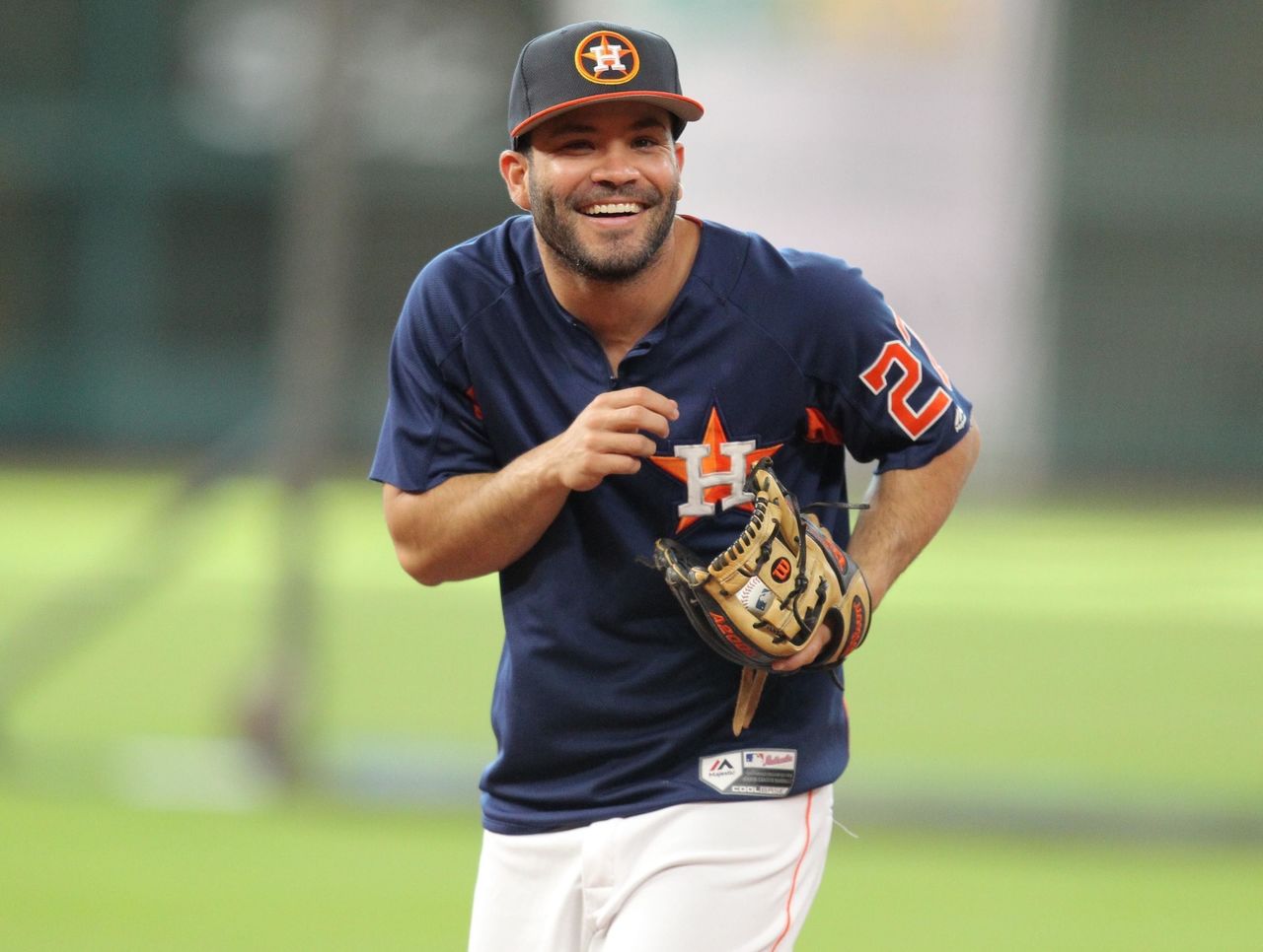 Yuli Gurriel and Jose Altuve tried on the Astros' new Gurriel Rally Wigs,  and it was great