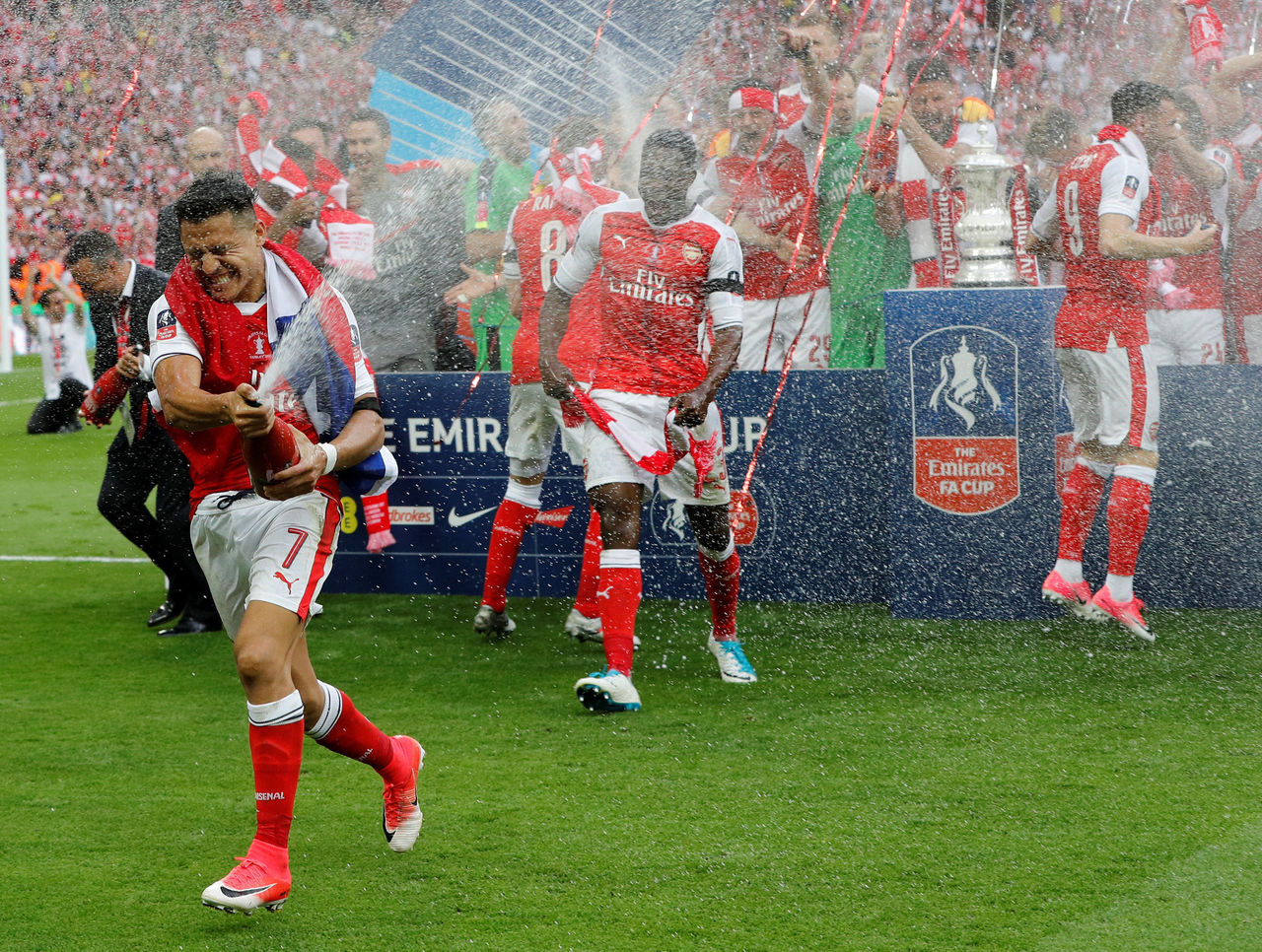 Look The Best Photos From Arsenals Fa Cup Celebration