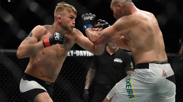 Gustafsson finishes Teixeira in 5th after dominant performance