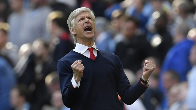 Wenger in: Arsenal's longtime manager commits for another 2 years