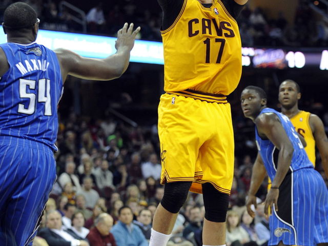 Cavaliers sign Anderson Varejao to extension, reportedly $30M over 3 years