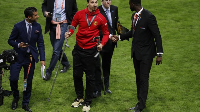 Ibrahimovic trains 1 month after ACL tear: 'Lions don't recover like humans'