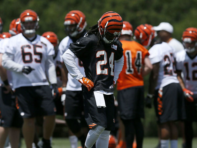 Bengals owner defends decision to keep Adam Jones