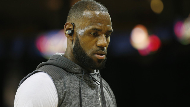 LeBron: Kyrie boos were 'nothing' compared to what I've experienced