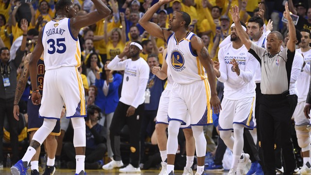Durant drops 38 in return to Finals, Warriors dominate Game 1 vs. Cavs
