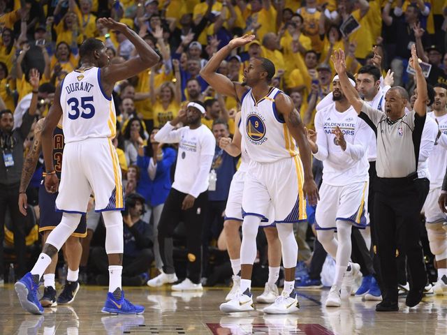 Durant drops 38 in return to Finals, Warriors dominate Game 1 vs. Cavs