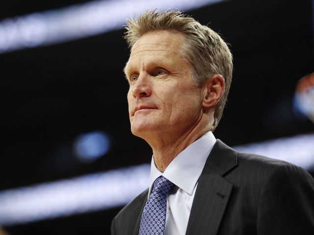 Kerr: Warriors yet to decide on White House visit