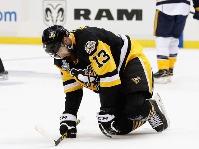Penguins' Bonino battled broken tibia through Cup Final