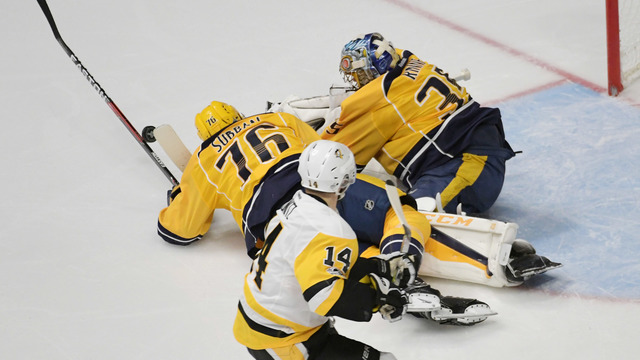 Watch: Rinne goes left to right for stellar glove save on Kunitz rebound