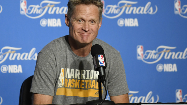 Watch: Warriors fans give Steve Kerr loud ovation in return