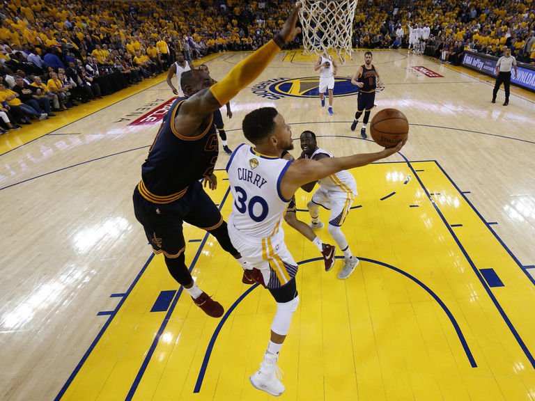 Watch: Curry cooks LeBron with dizzying array of dribble moves ...