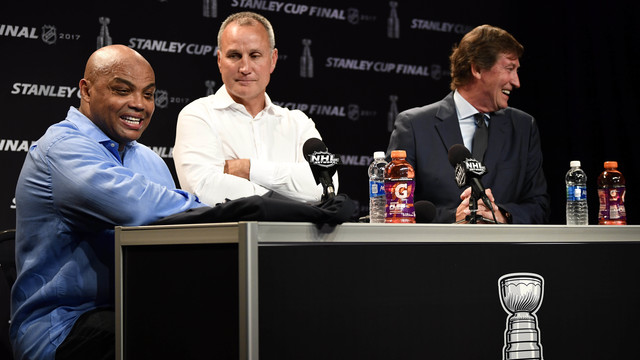 Watch: Charles Barkley shows up at Gretzky's press conference