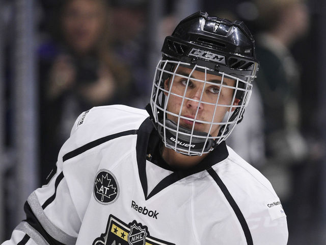 Watch: Bieber gets hype playing NHL 18