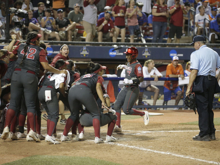 WCWS finals Oklahoma downs Florida in 17inning Game 1