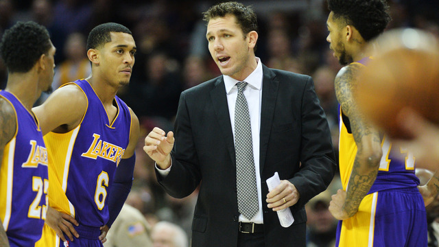 Walton: Warriors' dominance means Lakers shouldn't trade for superstar