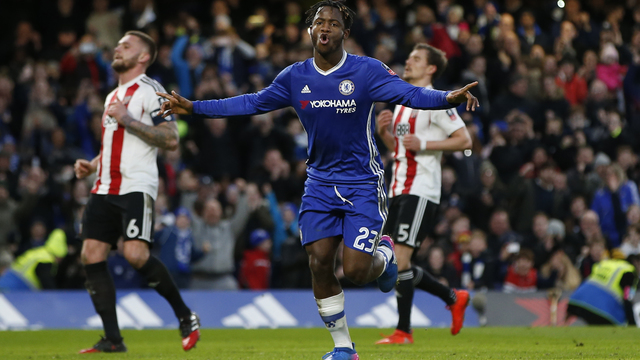Batshuayi won't accept another year on Chelsea's bench: 'No, no, no'