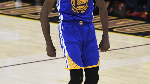 Watch: Durant drills dagger 3 over LeBron to put Warriors up 3-0
