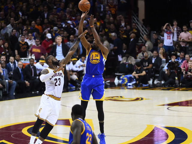 Look: Warriors' facility now has giant picture of Durant's Game 3 triple