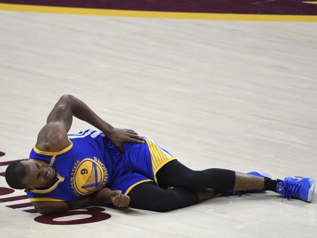 Speights hopes Iguodala 'can have more kids' after kick to the groin